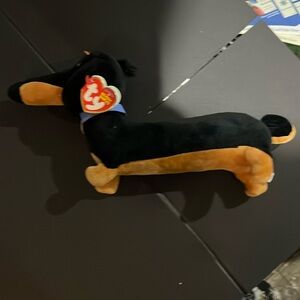 1 TY beanie baby Weiner Dog named “buddy”.   With tags.  And bar code.